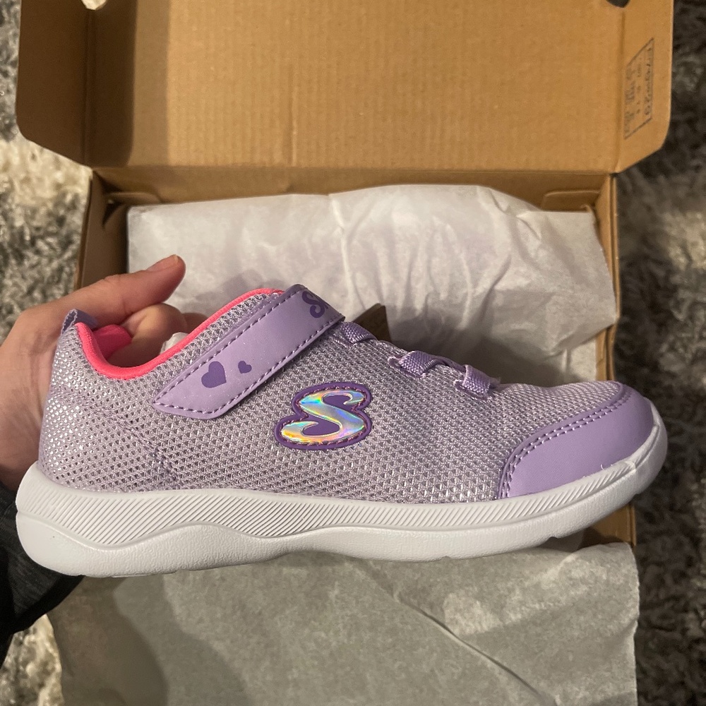 Girls Skechers sneakers